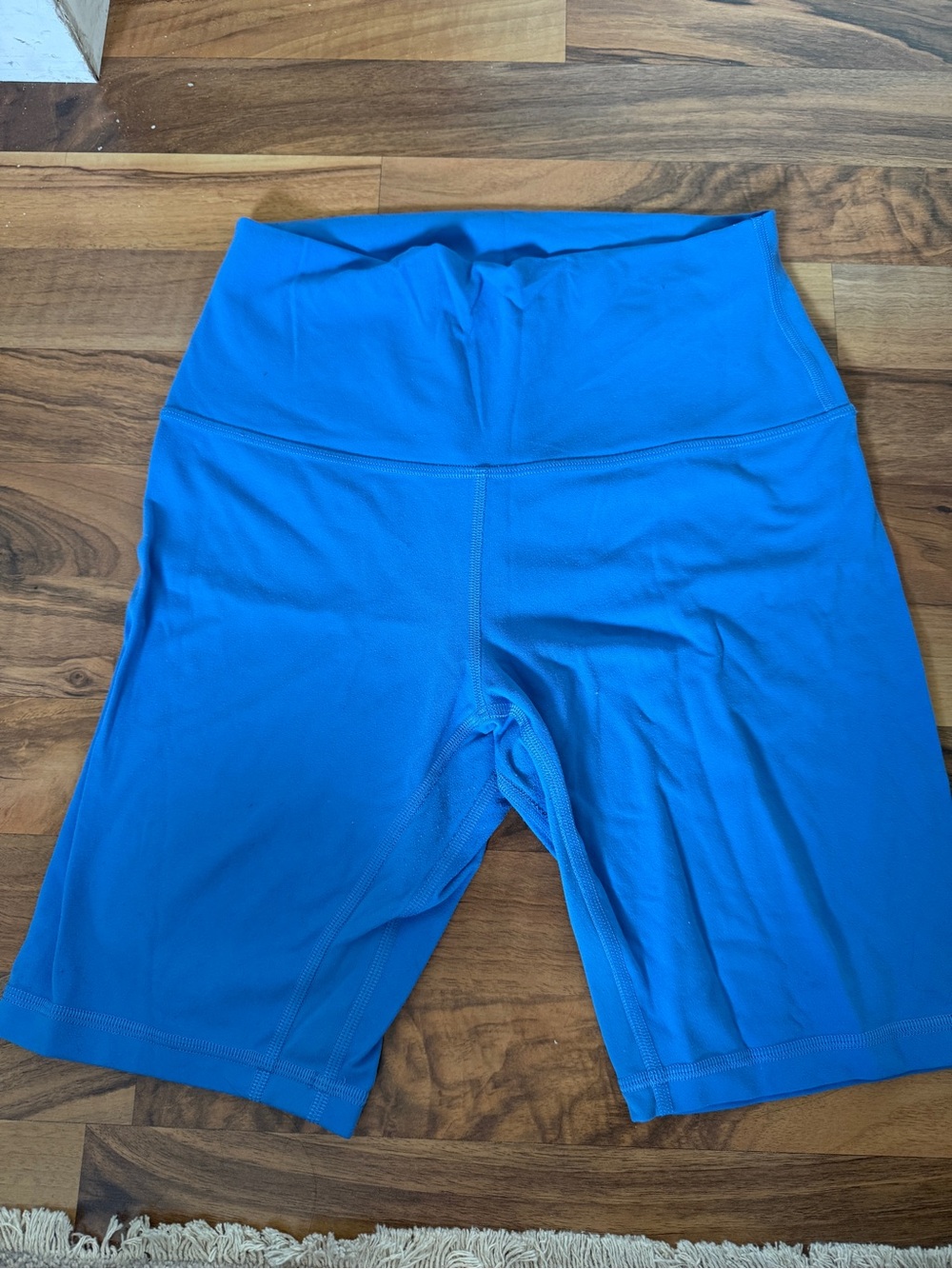 Lululemon Align Shorts size 6, 8”